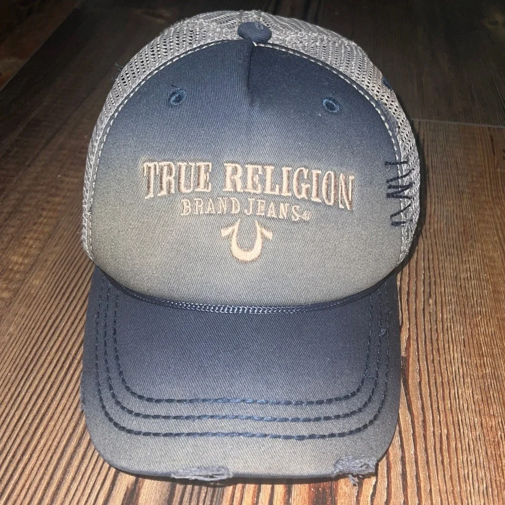 True Religion Men's Distressed Trucker Hat Navy Blue Mesh Paisley Lining OSFM